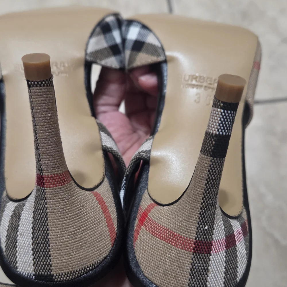 NWOT! Burberry Checked Pointed-Toe Slingback Pumps in Beige and Black - Picture 7 of 9